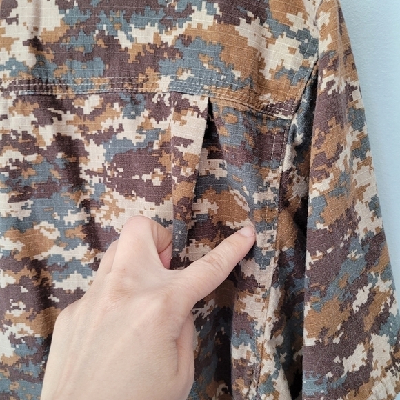 CARHARTT Mens Print Ripstop Utility Top - DIGI CAMO KHAKI - Picture 8 of 10